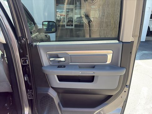 Used 2019 RAM 1500 Classic SLT RWD image 18