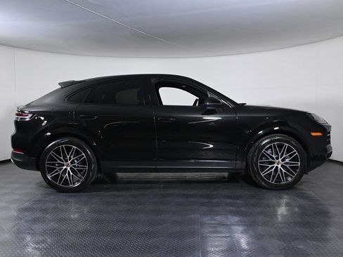 Certified 2025 Porsche Cayenne Coupe AWD image 8