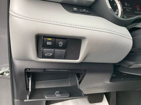 Used 2023 Toyota Highlander XLE image 31