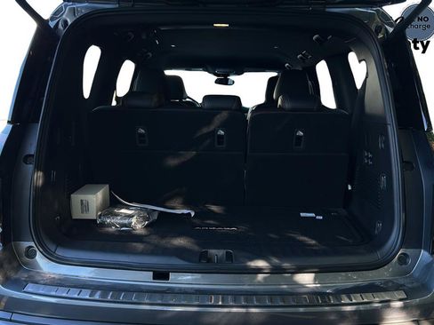 New 2026 Nissan Armada SL w/ Captain's Chari Seat Package image 37