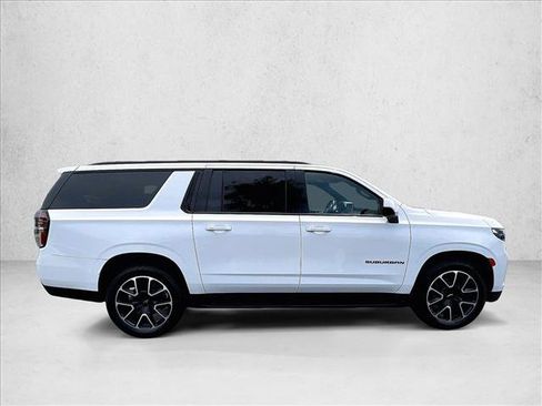 Used 2021 Chevrolet Suburban RST AWD/4WD image 5