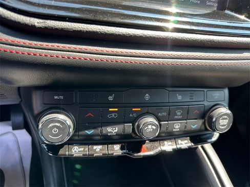 Certified 2024 Dodge Durango GT image 20