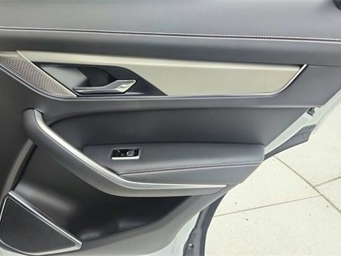 Used 2025 Jaguar F-PACE R-Dynamic S image 27