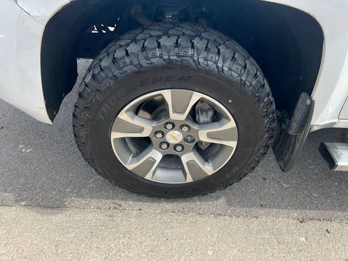Used 2017 Chevrolet Colorado Z71 AWD/4WD image 12