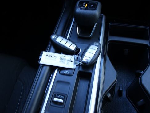 Used 2022 Nissan Pathfinder SV image 23