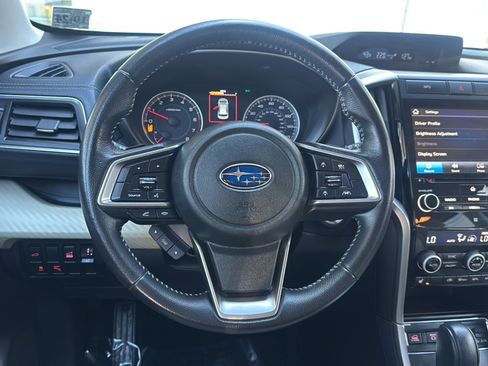 Used 2019 Subaru Ascent Premium image 2