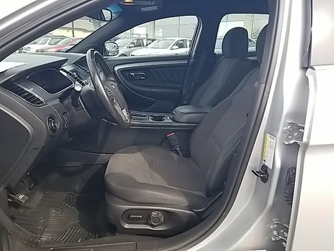 Used 2018 Ford Taurus SEL image 11