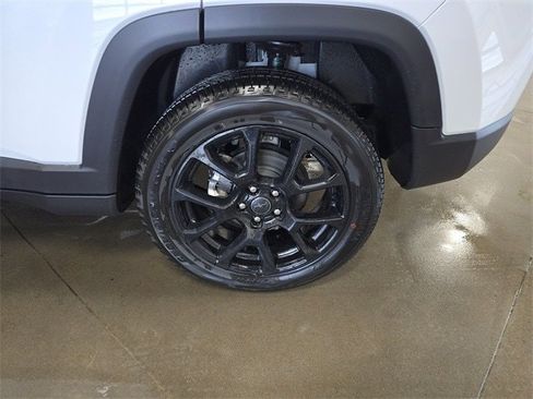 New 2026 Jeep Compass Latitude image 20