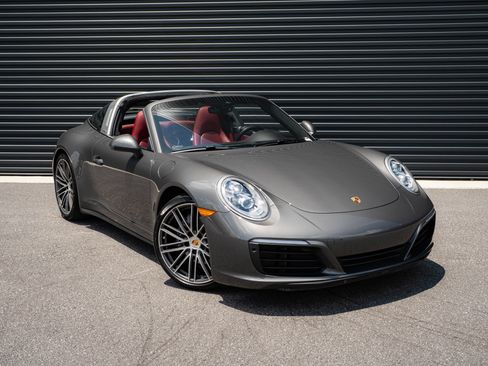 Used 2018 Porsche 911 Targa 4 AWD/4WD image 19