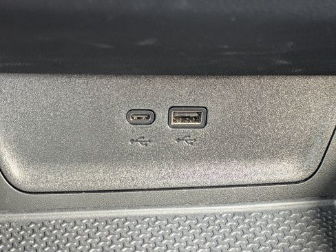 Used 2025 Chevrolet Equinox RS FWD image 30