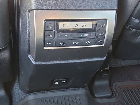 Used 2023 Lexus GX 460 Premium image 11