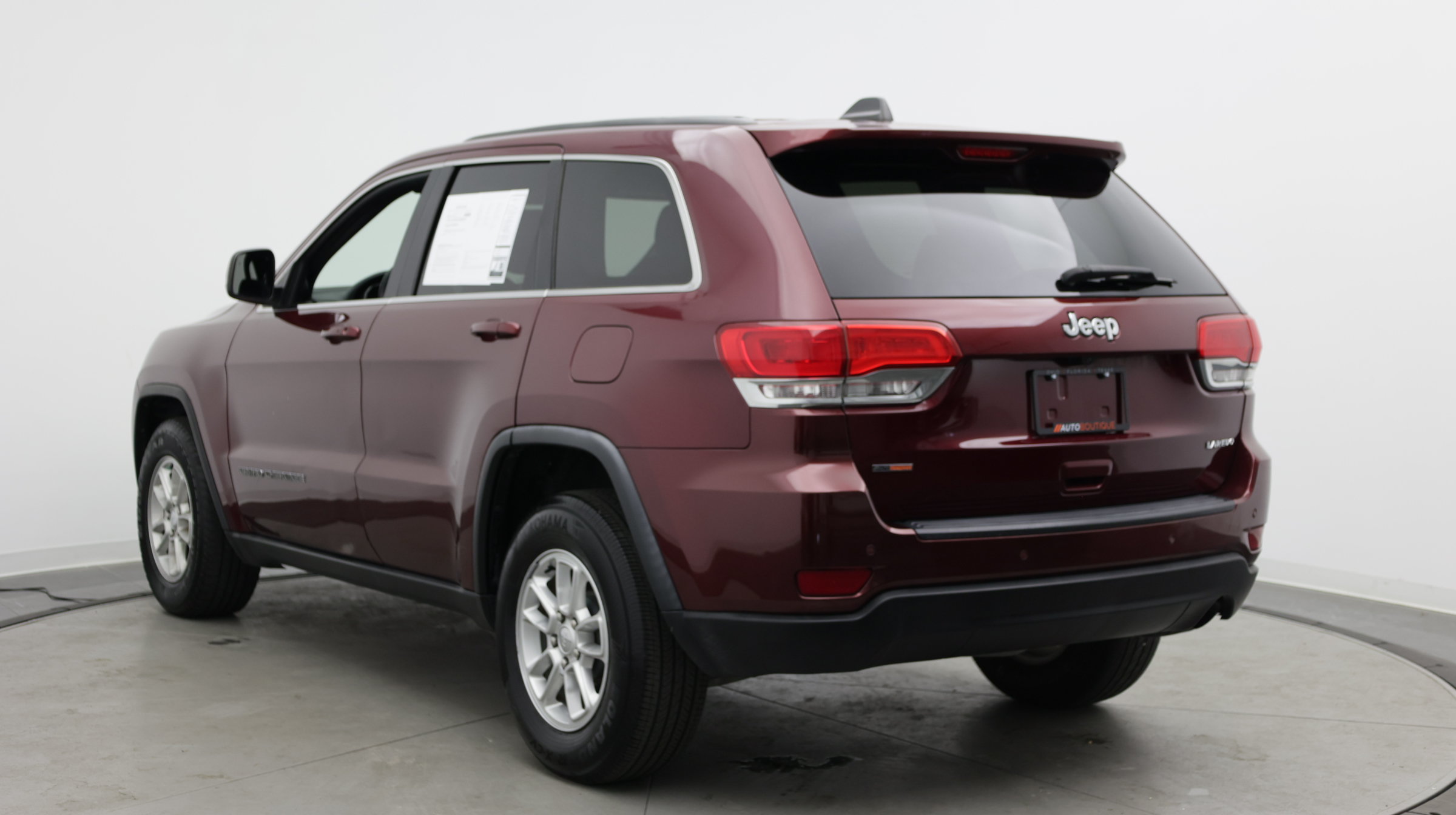 Used 2019 Jeep Grand Cherokee Laredo RWD image 5
