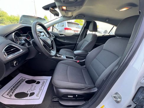 Used 2019 Chevrolet Cruze LT w/ LT Fleet Convenience Package image 13