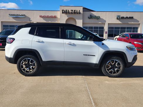 Used 2024 Jeep Compass Trailhawk w/ Trailhawk Elite Group image 1