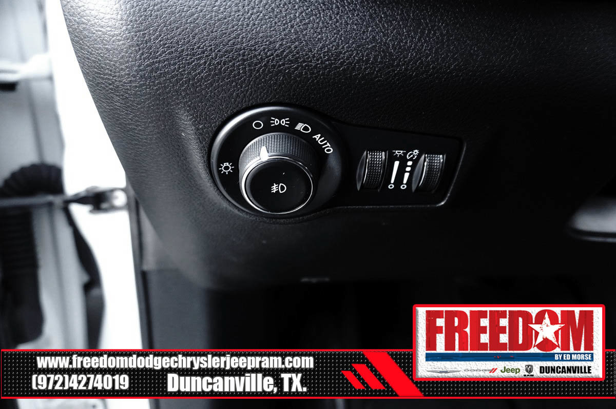 Used 2024 Jeep Compass Latitude AWD/4WD image 27