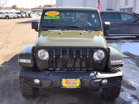 Used 2021 Jeep Gladiator Willys image 3