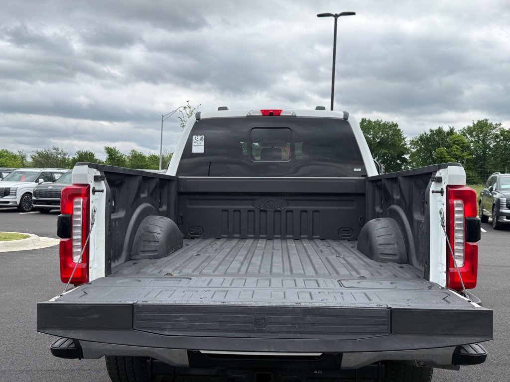 Used 2023 Ford F350 Lariat w/ Lariat Ultimate Package AWD/4WD image 7