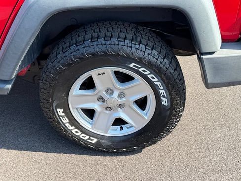 Used 2014 Jeep Wrangler Unlimited Sport w/ Quick Order Package 24S AWD/4WD image 15