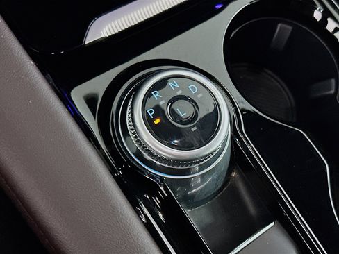 Used 2025 Ford Explorer Platinum w/ LUX Leather Package image 24