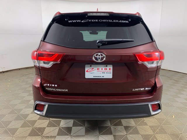 Used 2019 Toyota Highlander Limited AWD/4WD image 17