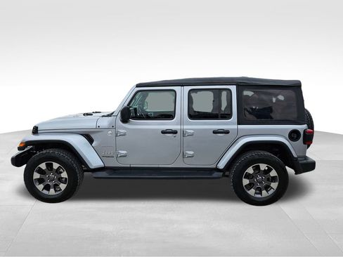 Used 2018 Jeep Wrangler Unlimited Sahara image 9