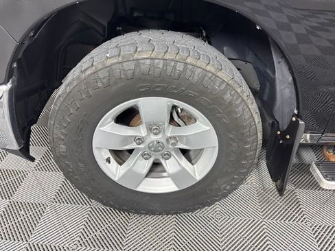 Used 2018 RAM 1500 ST w/ SXT Appearance Group AWD/4WD image 11