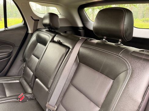 Used 2024 GMC Terrain SLT FWD image 25
