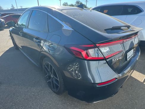 Used 2022 Honda Civic Sport Touring image 6