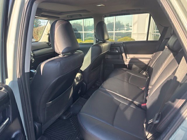 Used 2023 Toyota 4Runner TRD Off-Road Premium w/ Moonroof Package AWD/4WD image 17