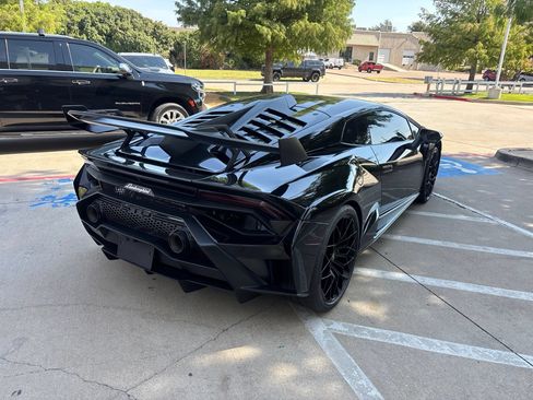 Used 2022 Lamborghini Huracan STO RWD image 9