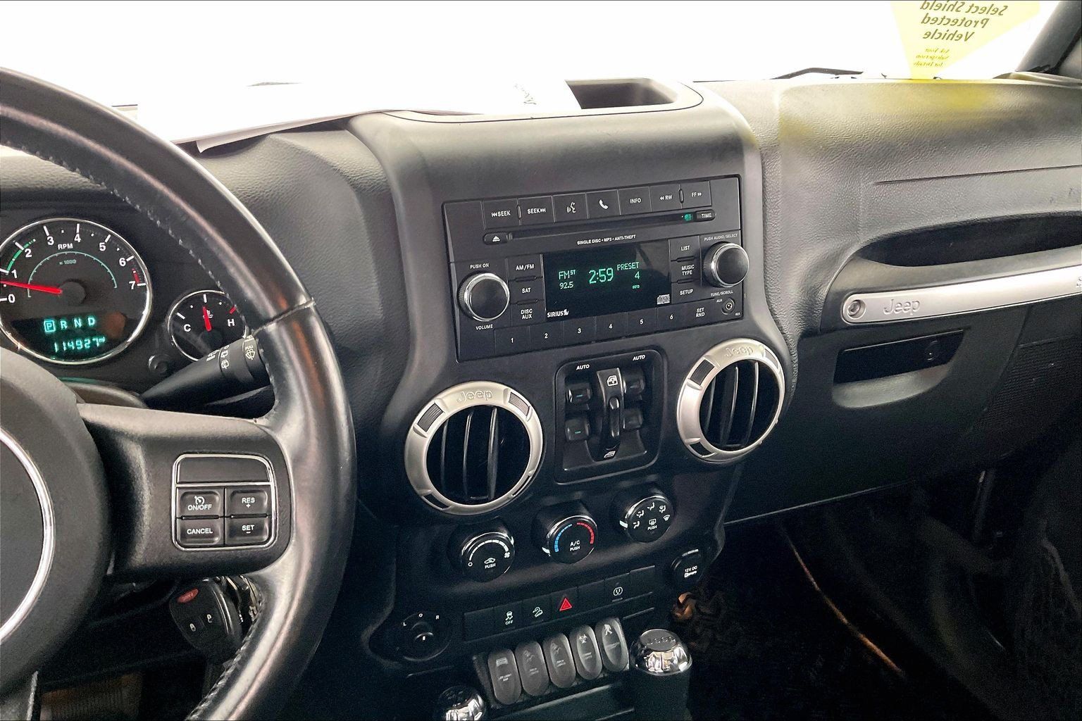 Used 2017 Jeep Wrangler Unlimited Rubicon w/ Connectivity Group AWD/4WD image 5