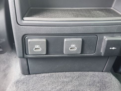 New 2025 Jaguar F-PACE R-Dynamic S image 19