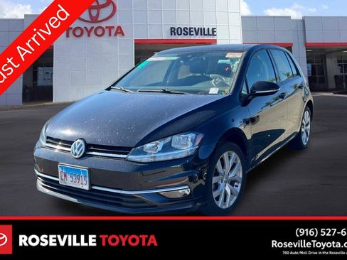 Used 2019 Volkswagen Golf SE w/ Driver Assistance Package image 1