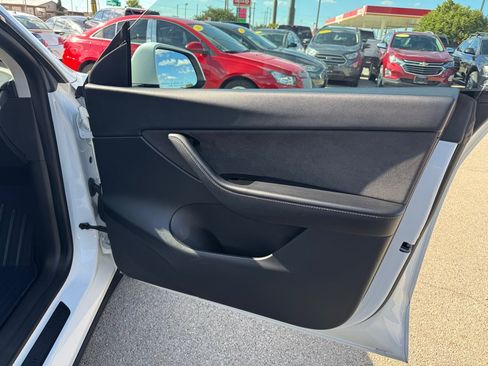 Used 2020 Tesla Model Y Long Range AWD/4WD image 12