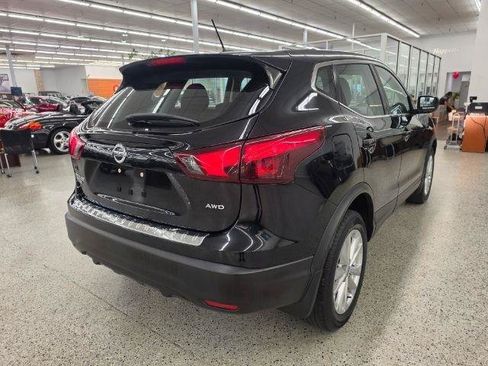 Used 2018 Nissan Rogue Sport S w/ S Appearance Package AWD/4WD image 4