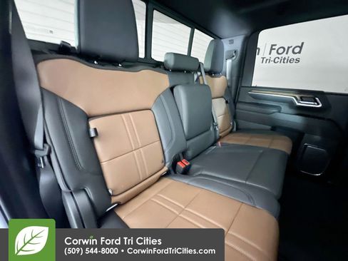 Used 2025 Chevrolet Silverado 2500 High Country w/ Technology Package image 16