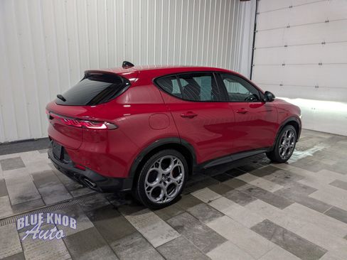 Used 2024 Alfa Romeo Tonale Veloce w/ Premium Interior Package image 4