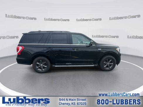Used 2018 Ford Expedition XLT w/ Equipment Group 202A AWD/4WD image 9