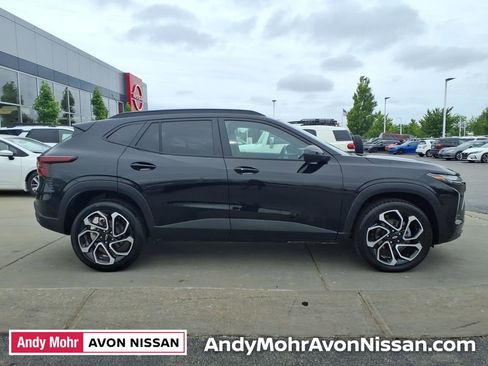 Used 2025 Chevrolet Trax RS w/ Driver Confidence Package FWD image 8