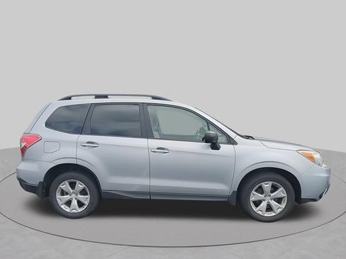 Used 2015 Subaru Forester 2.5i w/ Alloy Wheel Package AWD/4WD image 10
