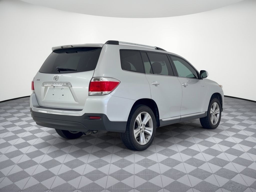 Used 2011 Toyota Highlander Limited w/ Tow Pkg FWD image 9