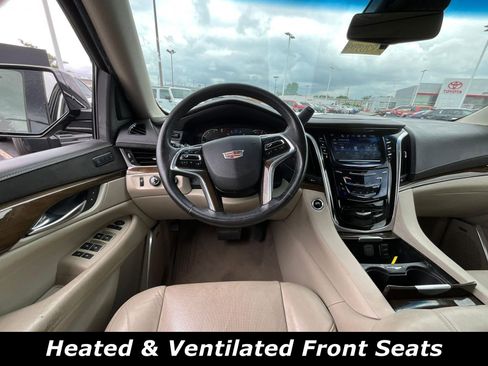 Used 2020 Cadillac Escalade Luxury AWD/4WD image 8