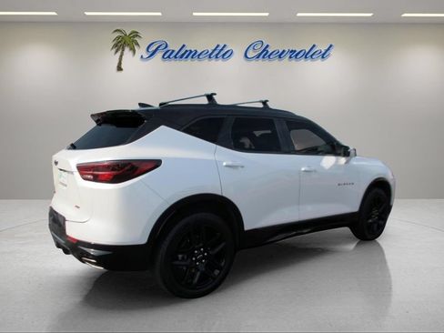 Certified 2024 Chevrolet Blazer RS w/ Driver Confidence II Package FWD image 3