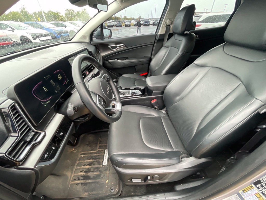 Used 2023 Kia Sportage EX FWD image 11