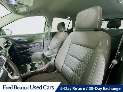 Used 2022 GMC Terrain SLE image 21