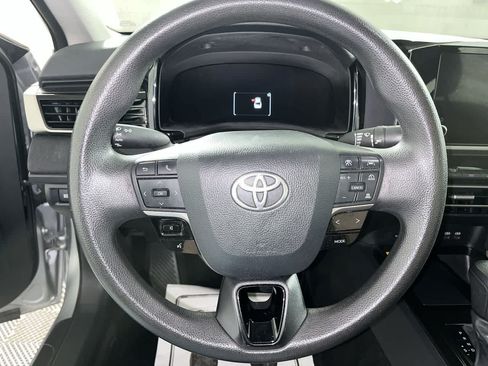 Used 2025 Toyota Camry LE FWD image 16