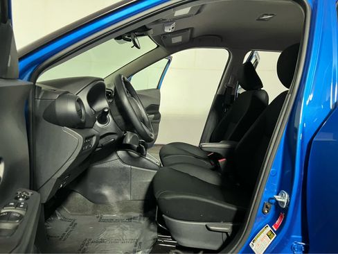 Used 2025 Nissan Kicks Play S image 19