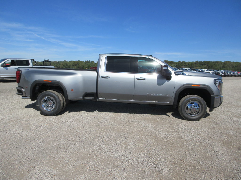 New 2026 GMC Sierra 3500 SLE w/ SLE Value Package AWD/4WD image 3