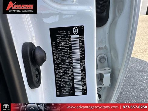 Used 2020 Toyota Corolla LE image 24