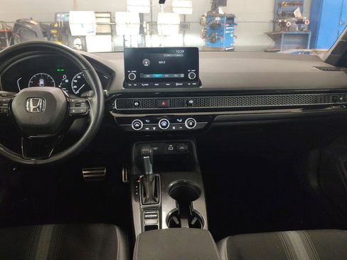 Used 2023 Honda Civic Sport image 17